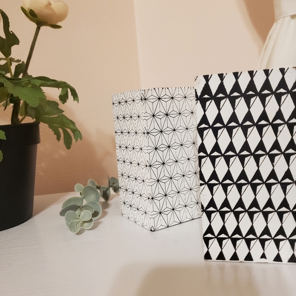 3 Black & White Stylish Tea Candle Holders - Picture 3 of 5